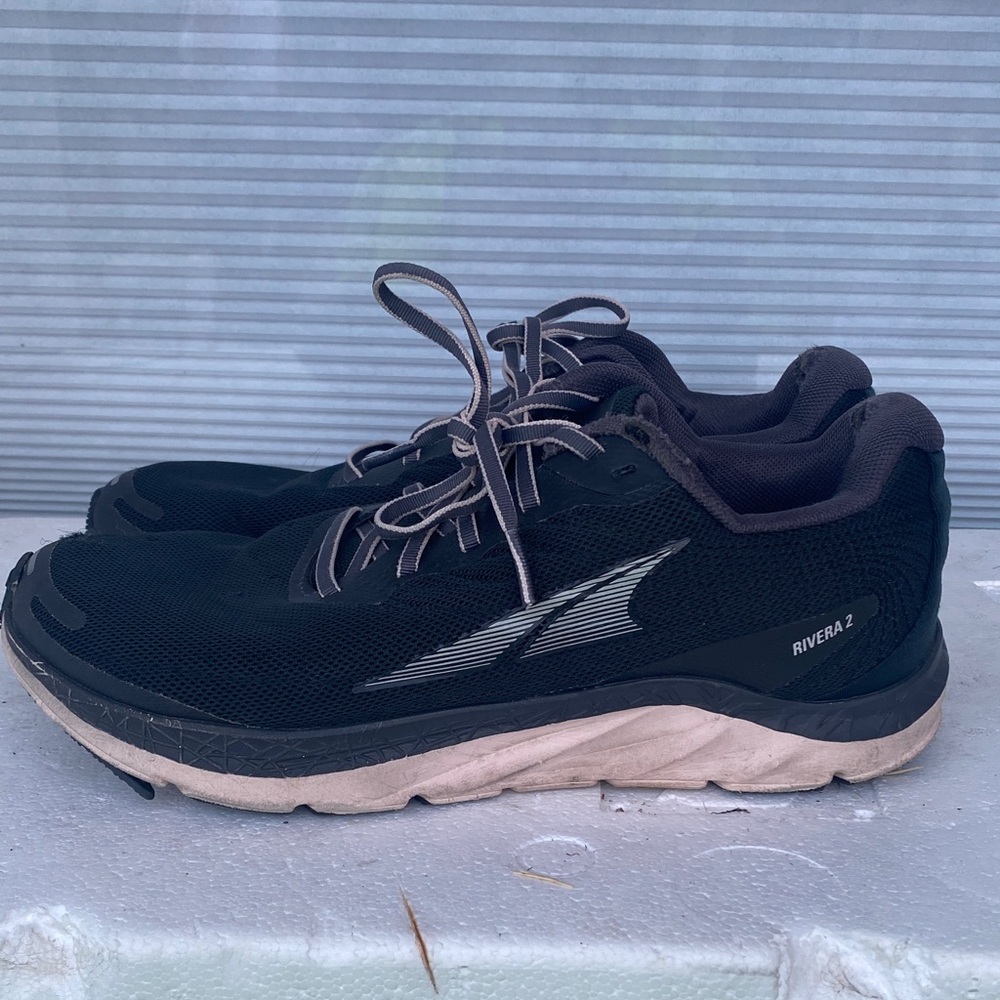 Altra Rivera 2 Black and White Athletic Running Sneakers Size 8.5